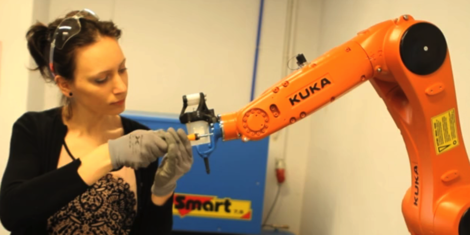 Poznań Student Uses 3D Printing to Create a Carbon Fiber Printing Robot