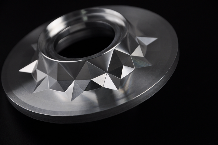 WayKen Uses Aluminum and CNC Machining to Create Automotive Reflector Prototypes